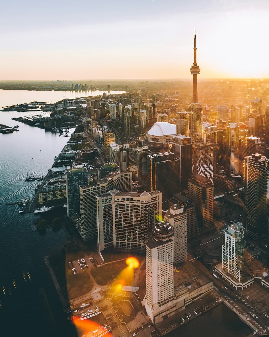 Toronto skyline and CN Tower, Canada
